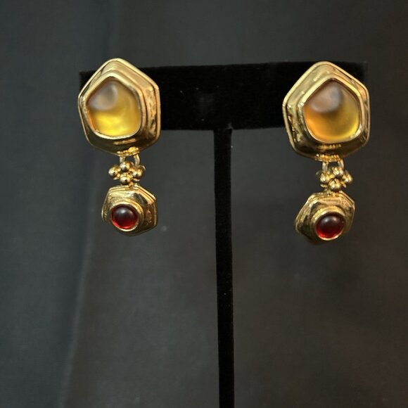 Monet Signed Frosted Amber and Red Glass Cab Gold Tone Drop Dangle Clip Earrings - Picture 2 of 8